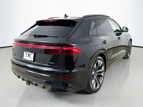 Mythos Black Metallic 2026 Audi Q8 55 Premium Plus