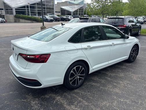 Pure White 2024 Volkswagen Jetta 1.5T Sport