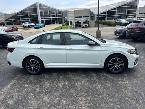Pure White 2024 Volkswagen Jetta 1.5T Sport