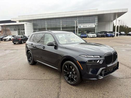 2025 BMW X7 M60i