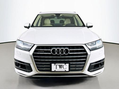 Glacier White 2019 Audi Q7 55 Prestige