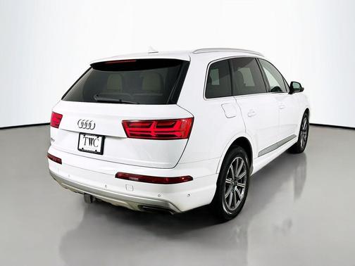 Glacier White 2019 Audi Q7 55 Prestige