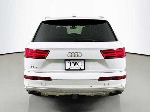 Glacier White 2019 Audi Q7 55 Prestige