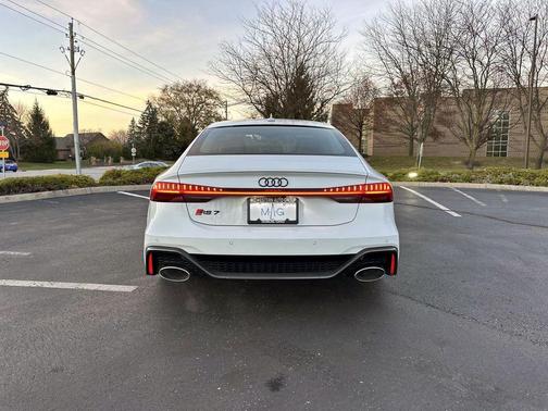 2025 Audi RS 7 4.0T Performance