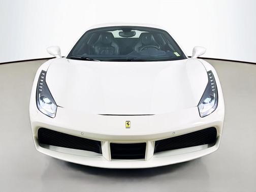 Bianco Avus 2018 Ferrari 488 Spider Base