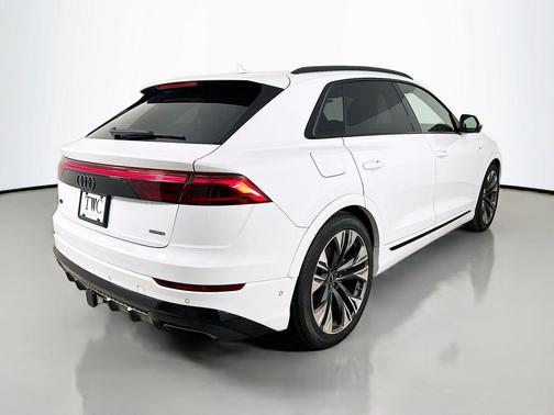 Glacier White Metallic 2026 Audi Q8 55 Premium Plus