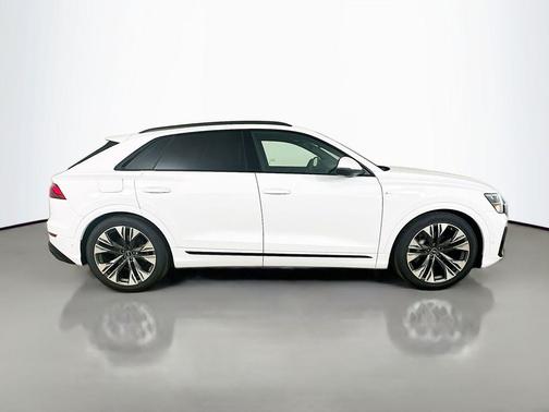 Glacier White Metallic 2026 Audi Q8 55 Premium Plus