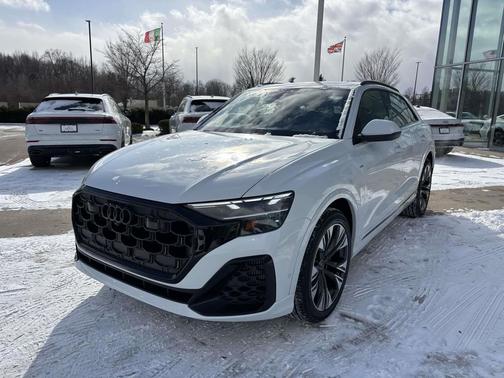 Glacier White Metallic 2026 Audi Q8 55 Premium Plus