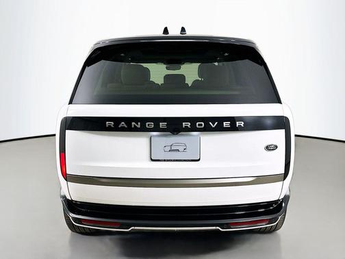Fuji White 2023 Land Rover Range Rover P400 SE