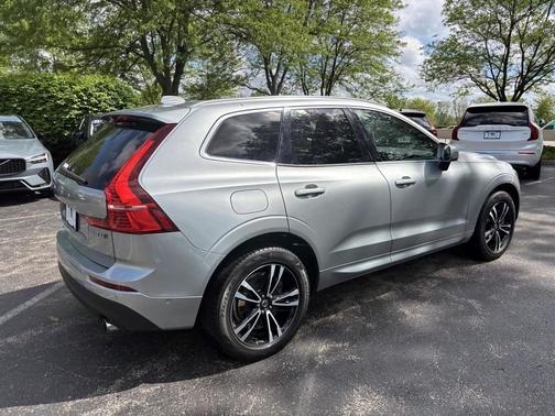 Electric Silver Metallic 2018 Volvo XC60 T6 Momentum