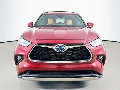 Ruby Flare Pearl 2022 Toyota Highlander Hybrid Platinum