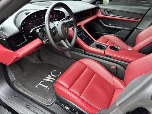 2022 Porsche Taycan Base