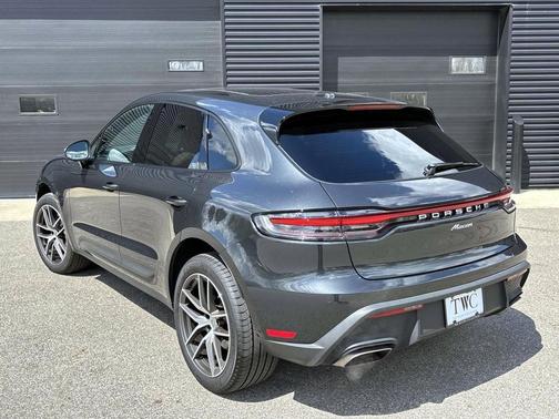 Volcano Grey Metallic 2025 Porsche Macan Macan