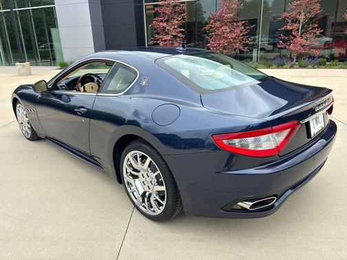 Blu Mediterraneo 2011 Maserati GranTurismo S