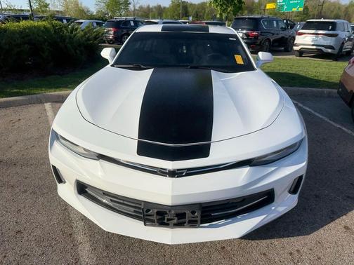 Summit White 2016 Chevrolet Camaro 1LT