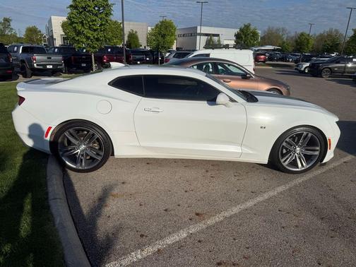 Summit White 2016 Chevrolet Camaro 1LT