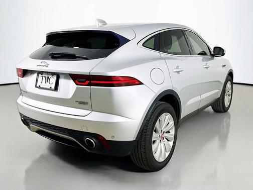 Indus Silver Metallic 2018 Jaguar E-PACE SE