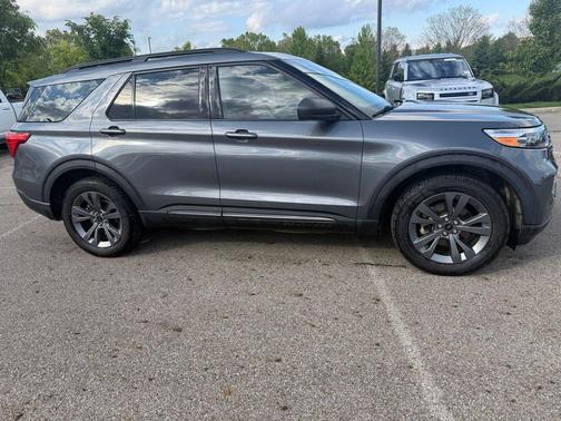 Carbonized Gray Metallic 2021 Ford Explorer XLT