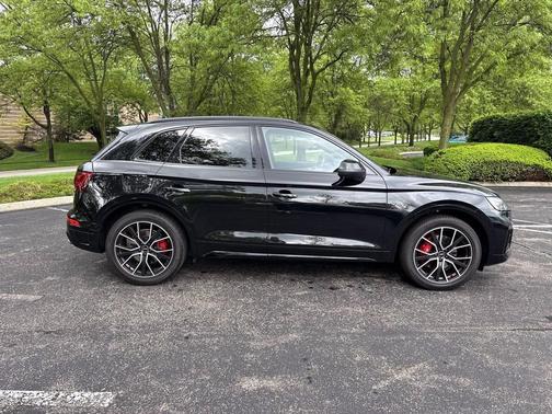 Mythos Black Metallic 2023 Audi SQ5 3.0T Premium Plus