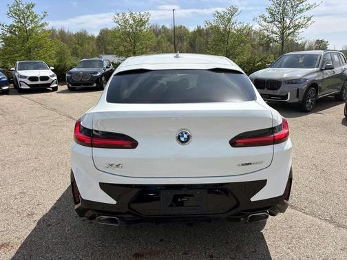 Alpine White 2025 BMW X4 xDrive30i