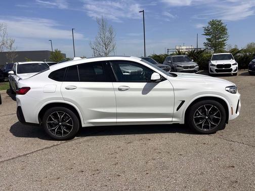 Alpine White 2025 BMW X4 xDrive30i
