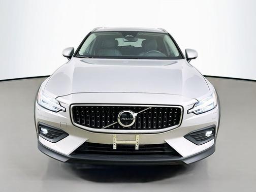 Silver Dawn Metallic 2025 Volvo V60 Cross Country Plus, B5 AWD Gas (mild hybrid)