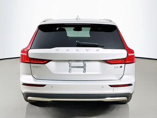 Silver Dawn Metallic 2025 Volvo V60 Cross Country Plus, B5 AWD Gas (mild hybrid)