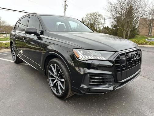 2023 Audi Q7 55 Premium Plus