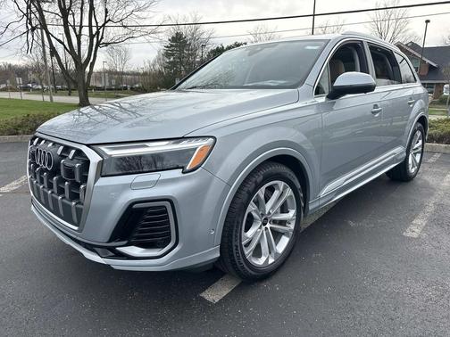 Satellite Silver Metallic 2026 Audi Q7 55 Premium Plus