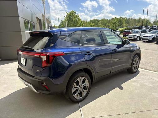 Dark Ocean Blue 2025 Kia Seltos LX