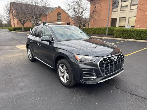 Manhattan Gray Metallic 2023 Audi Q5 40 Premium