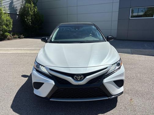 Super White 2020 Toyota Camry XSE