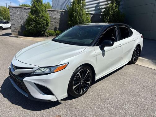 Super White 2020 Toyota Camry XSE