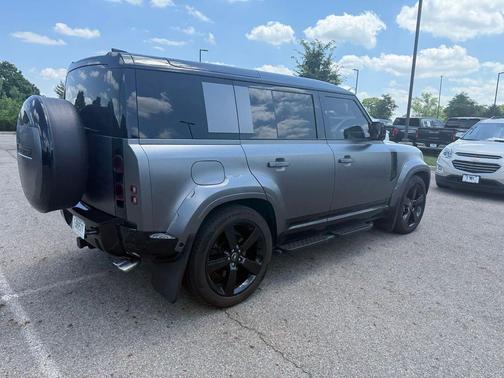 Gondwana Stone Metallic 2025 Land Rover Defender 110 P500 X-Dynamic SE