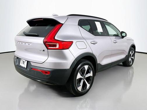Aurora Silver 2026 Volvo XC40 Plus, B5 AWD Gas (mild hybrid), Dark