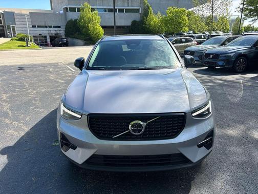 Aurora Silver 2026 Volvo XC40 Plus, B5 AWD Gas (mild hybrid), Dark