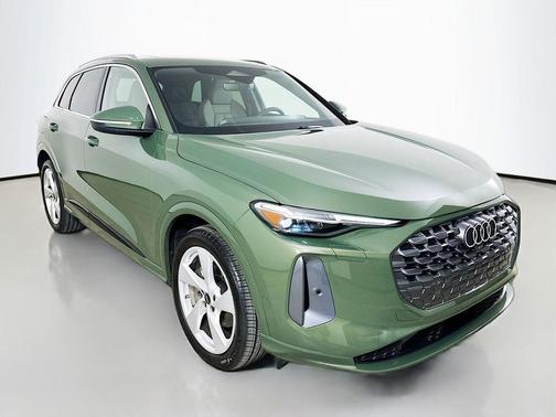 District Green Metallic 2025 Audi Q5 Prestige TFSI quattro S tronic