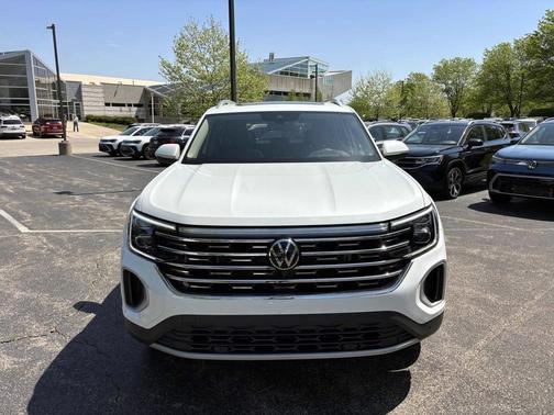 Opal White Pearl 2024 Volkswagen Atlas 2.0T SEL