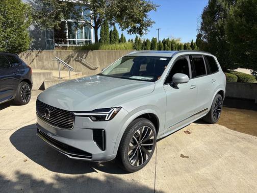 Vapour Grey Metallic 2026 Volvo XC90 Plus, B6 AWD Gas (mild hybrid), Gasoline, Bright, 7 Seats
