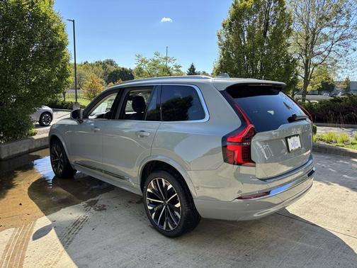 Vapour Grey Metallic 2026 Volvo XC90 Plus, B6 AWD Gas (mild hybrid), Gasoline, Bright, 7 Seats