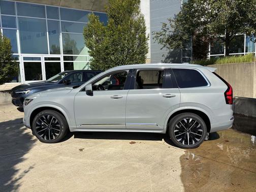 Vapour Grey Metallic 2026 Volvo XC90 Plus, B6 AWD Gas (mild hybrid), Gasoline, Bright, 7 Seats