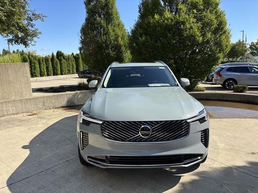 Vapour Grey Metallic 2026 Volvo XC90 Plus, B6 AWD Gas (mild hybrid), Gasoline, Bright, 7 Seats