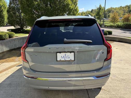Vapour Grey Metallic 2026 Volvo XC90 Plus, B6 AWD Gas (mild hybrid), Gasoline, Bright, 7 Seats