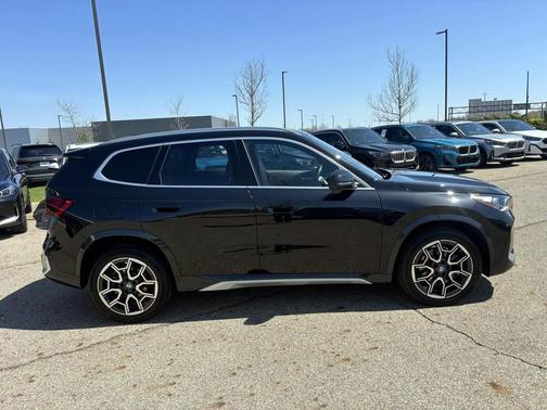 Black Sapphire Metallic 2026 BMW X1 xDrive28i