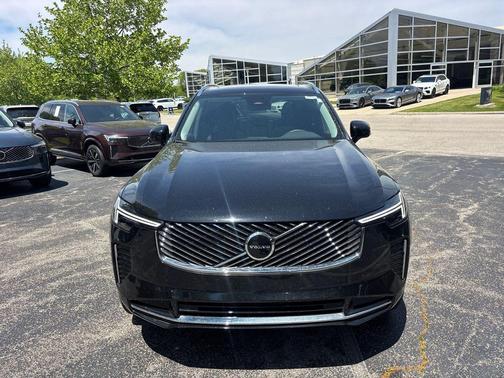 Onyx Black Metallic 2026 Volvo XC90 Core, B5 AWD Gas (mild hybrid), Gasoline, Bright, 7 Seats