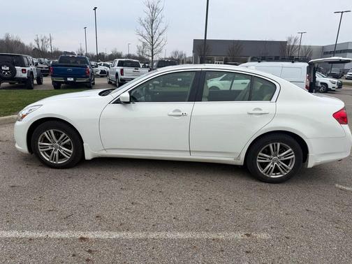 2012 INFINITI G37x Base