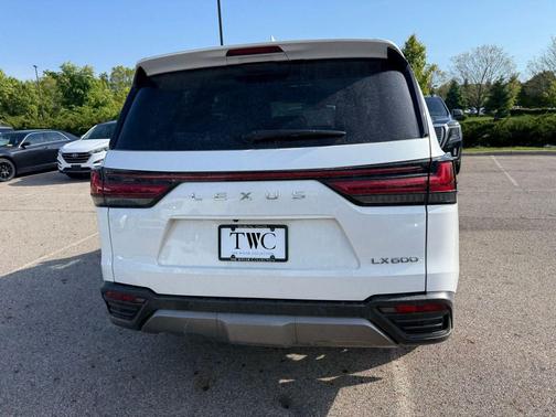 Eminent White Pearl 2024 Lexus LX 600 Luxury