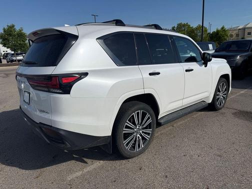 Eminent White Pearl 2024 Lexus LX 600 Luxury