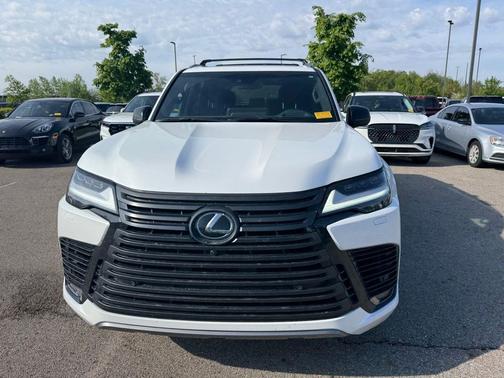 Eminent White Pearl 2024 Lexus LX 600 Luxury