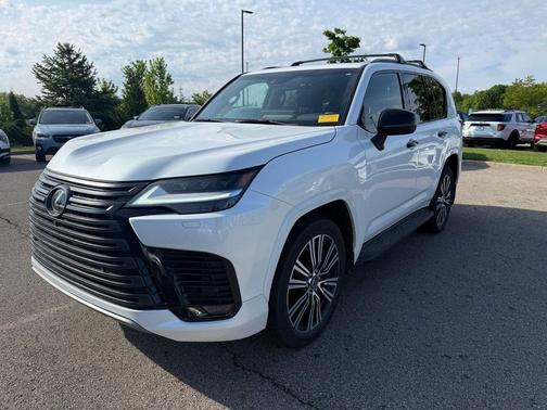 Eminent White Pearl 2024 Lexus LX 600 Luxury
